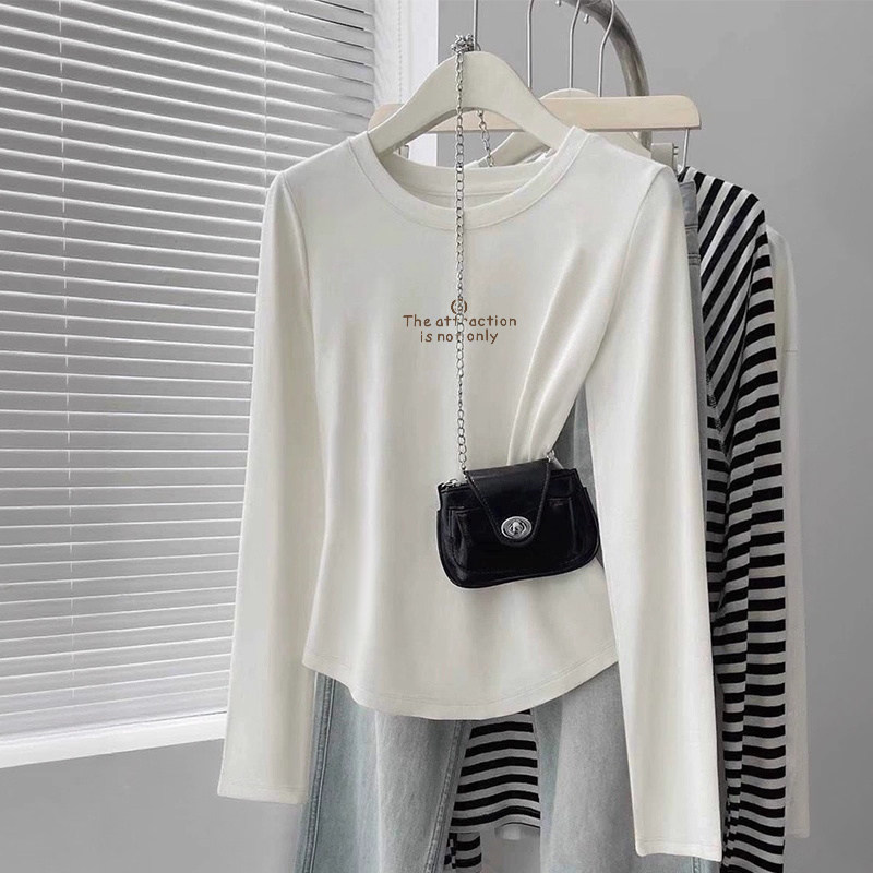 短款上衣女白色长袖打底衫秋冬新款宽松显瘦正肩内搭洋气T恤