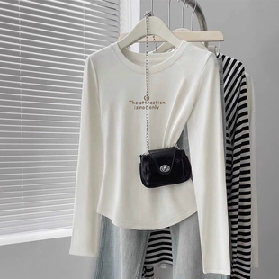 短款上衣女白色长袖打底衫秋冬新款宽松显瘦正肩内搭洋气T恤