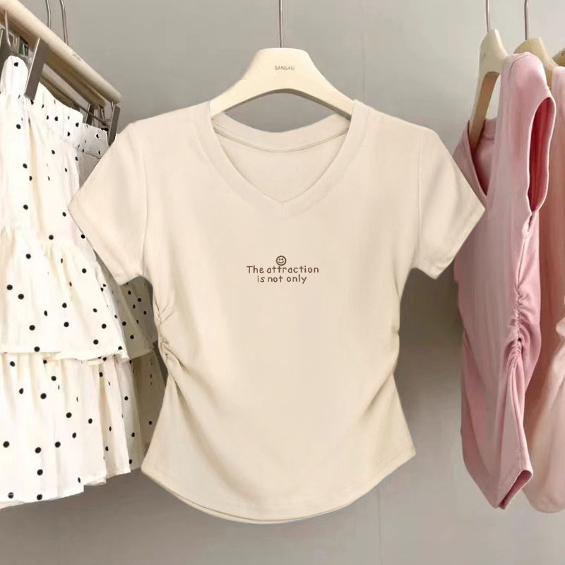 夏季2025年新款V领短袖T恤女装设计感显瘦收腰褶皱短款上衣