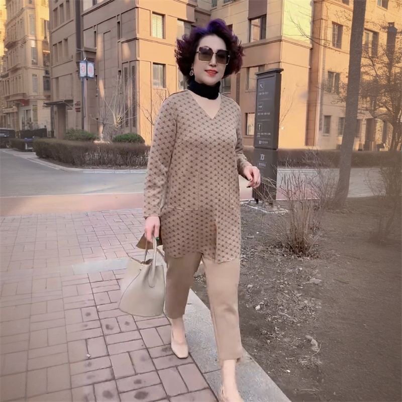 时尚气质妈妈装宽松显瘦遮肚V领七分袖上衣小脚打底裤套装两件套