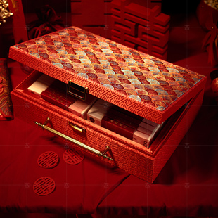 定亲结婚订婚礼金箱彩礼箱子高端装 三金聘礼礼金盒用品大全2030万
