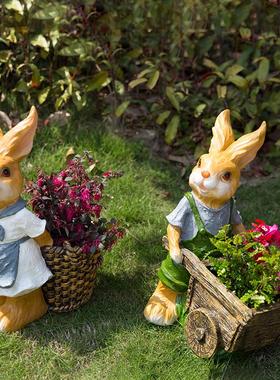 庭院新款装饰户外草坪雕塑创意仿真树脂工艺卡通兔子推车花盆摆件