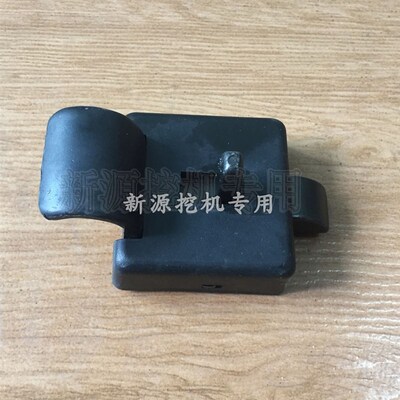 新源远山65-8 75胶轮式挖土机小挖沟机配件 天窗锁 天窗扣子反锁