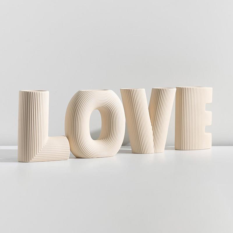 现代样板间儿童房软装字母摆件书桌装饰柜LOVE造型创意搭配装饰品