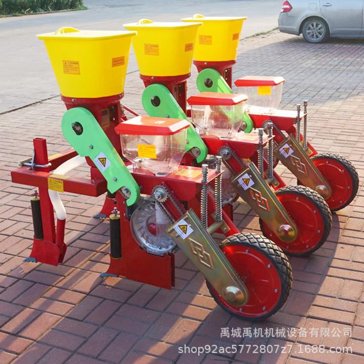 玉米大豆播种机四轮拖拉机带玉米精播机免耕播种施肥一体机