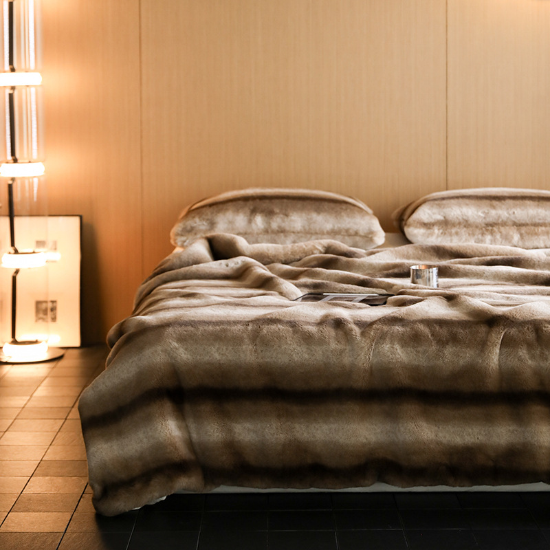 拉舍尔水貂绒兔绒毛毯沙发绒毯加厚双层秋冬季保暖神器条纹渐变色