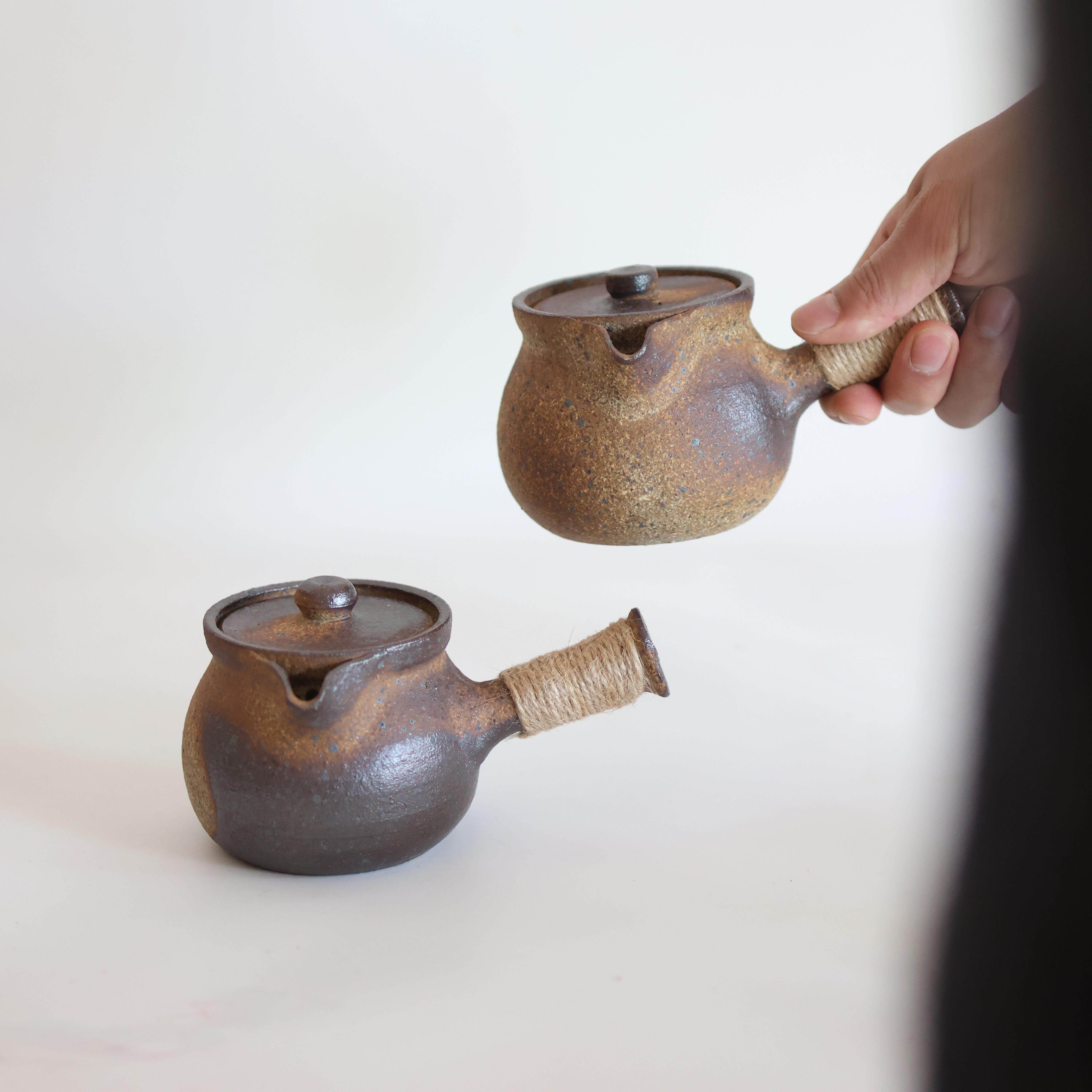 云南手工土陶煮茶罐子碳炉粗陶炕茶罐全手工柴烧带盖子侧把复古