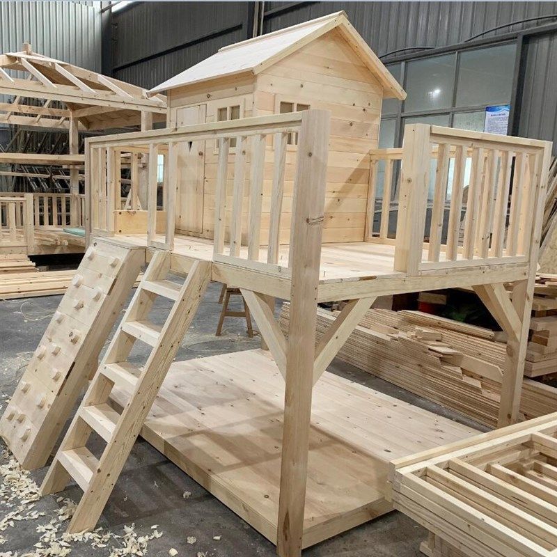 户外景区小木屋儿童游乐攀爬游戏房防腐木移动组装度假景观树屋