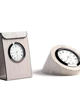 现代轻奢金属艺术皮革闹钟台上钟表摆件样板间售楼处客厅软装饰品