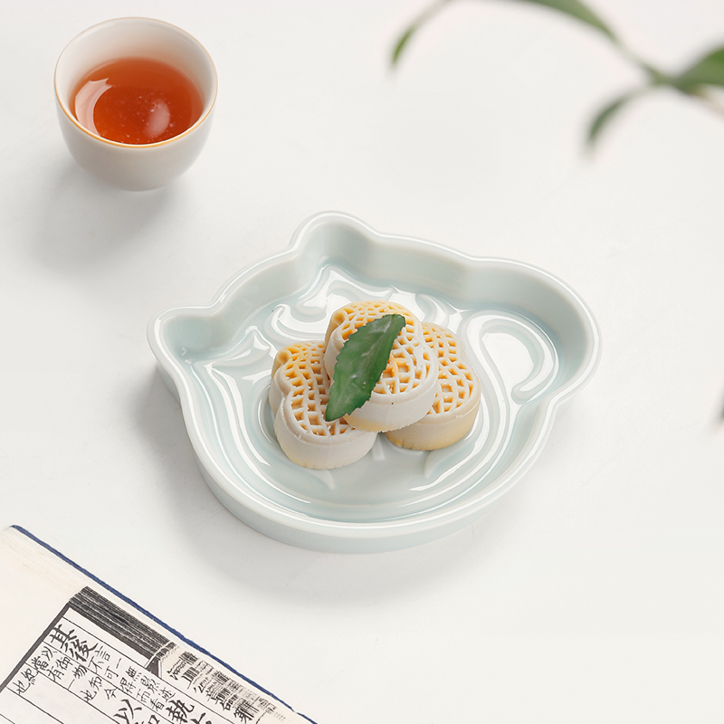 家用圆形茶点盘中式浮雕水果盘婚礼喜饼托盘陶瓷糕点盘零食干果碟
