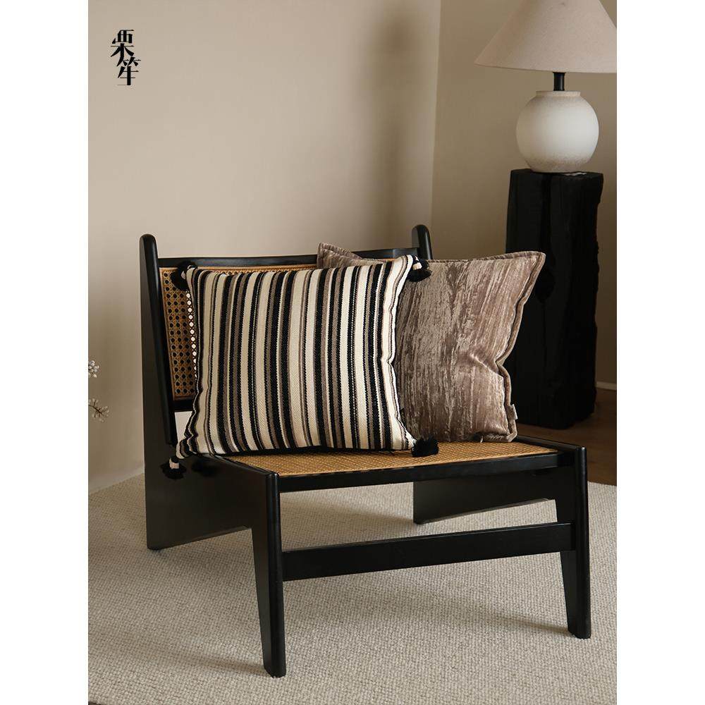现代简约轻奢中古黑咖条纹流苏抱枕床头靠垫酒店民宿靠枕高级感
