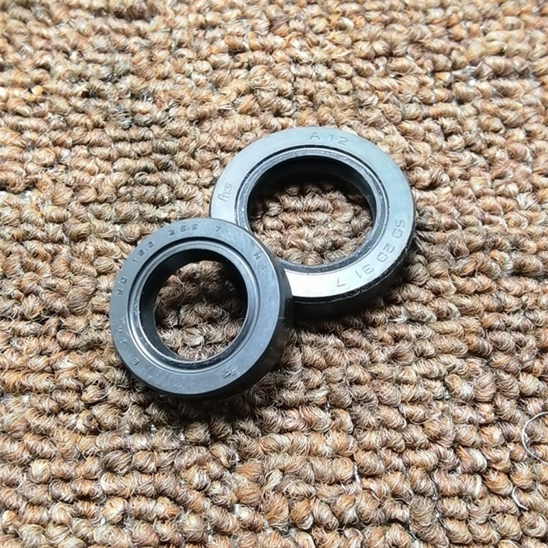 DIO50原厂大轴AF18/28ZX50AF34/35 ZX50大路易90 进口曲轴油封