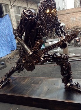 铁艺工业风创意机器人摆件工艺品纯手工来图定制酒吧铁艺摆放厂家