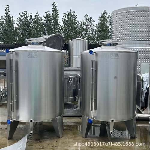 1吨不锈钢食用油储罐立式油坊存油罐密封性好花生油菜籽油储罐