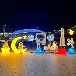 饰品 玻璃钢太空人雕塑卡通宇航员大摆件户外发光售楼部网红美陈装