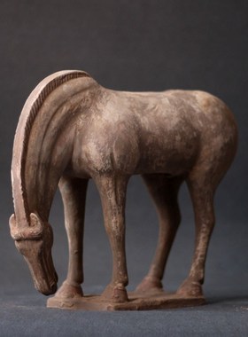 唐代陶瓷马艺术品摆件手工仿古做旧陶马古董收藏酒柜玄关装饰