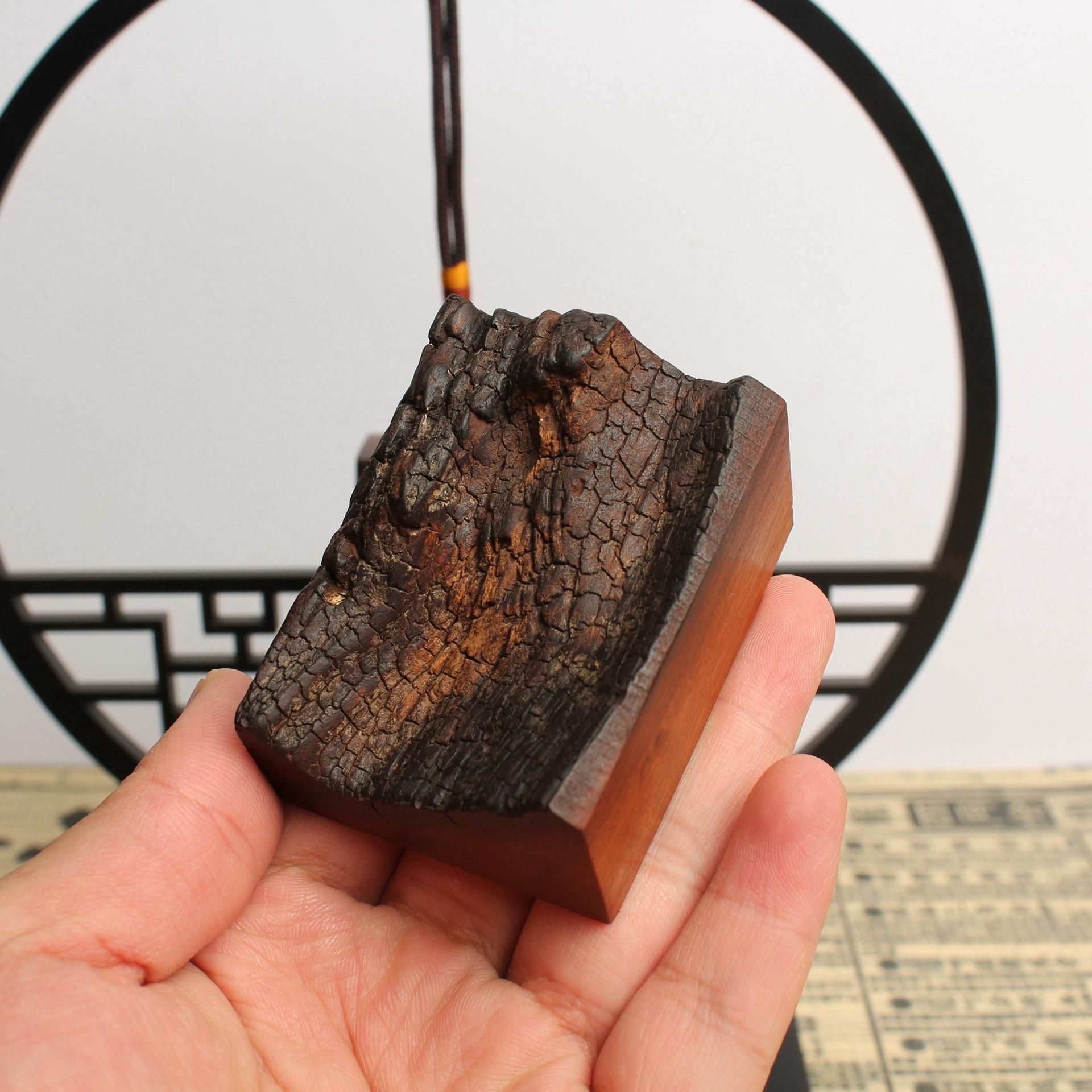 老料雷击枣木46牌随型手把件挂件深色带雷击纹自然风化料已打孔