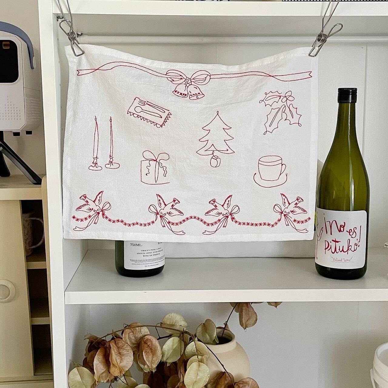 TJJ丨ins圣诞树餐垫布chic纯棉红色线条画刺绣餐巾拍摄背景布