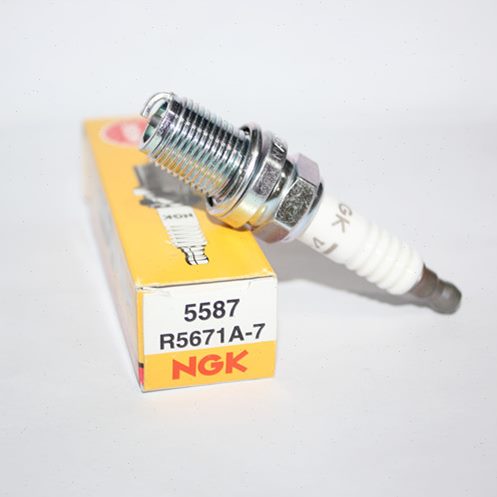 进口NGK赛道版火花塞R5671A-7火嘴火星塞5587