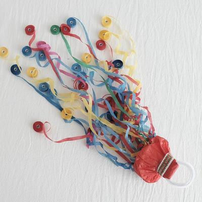 助兴手抛彩带飘带拉炮纸屑小礼花炮儿童生日派对喷射结婚拍照道具