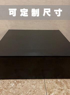 暴力熊潮玩公仔底座大型雕塑实木材质黑色白色方形地台简约可定制