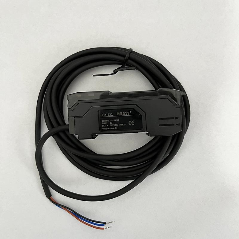 合熠高精度双数显光纤放大器传感器 FM-E31/E23 FN-D076/123/T144