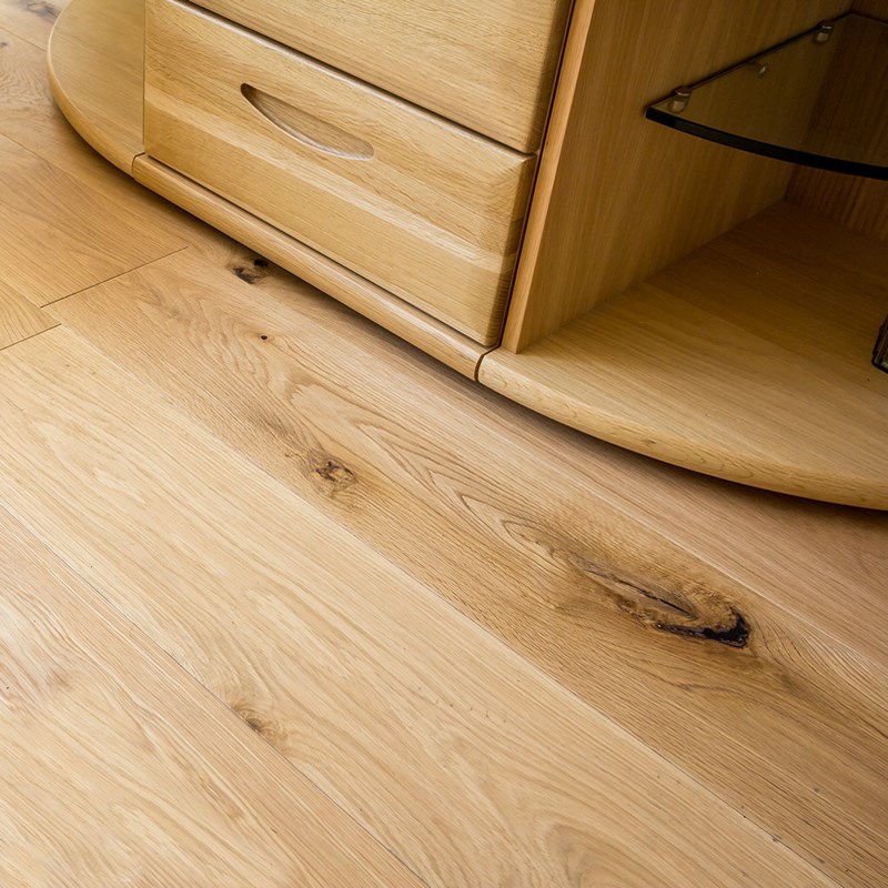 出口锁扣15/4mm橡木本色三层实木复合地板大宽板地热专用厂家直销