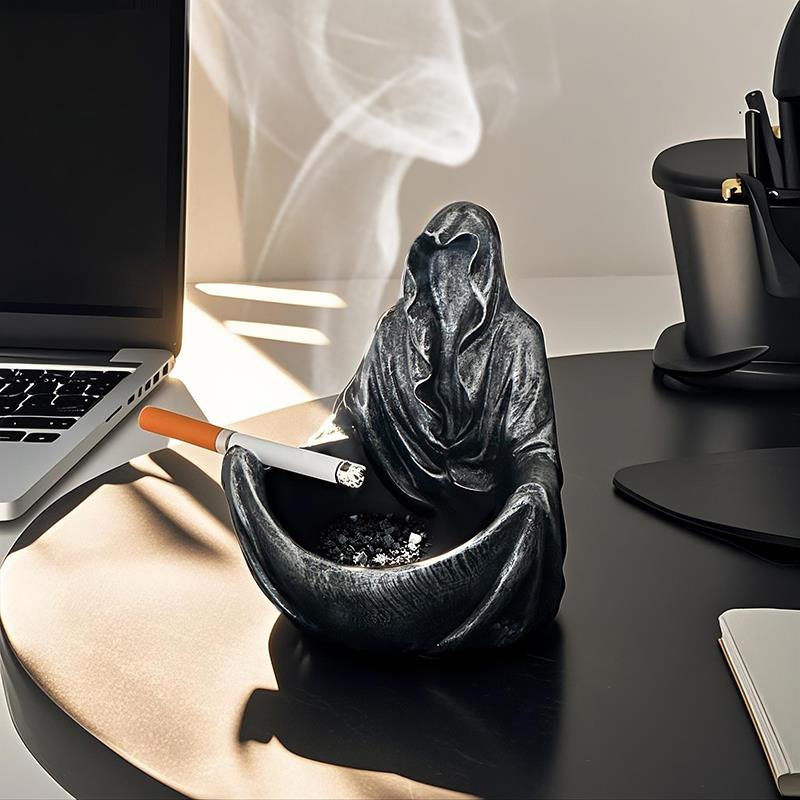 创意烟灰缸高级感趣味神秘黑衣人桌面摆件防灰送男士礼物惊喜实用