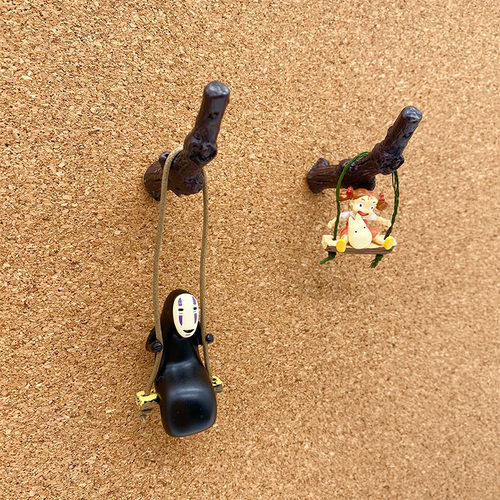 个无脸男荡秋千创意图钉按钉千与千寻墙装饰毛毡板软木板挂钩钉