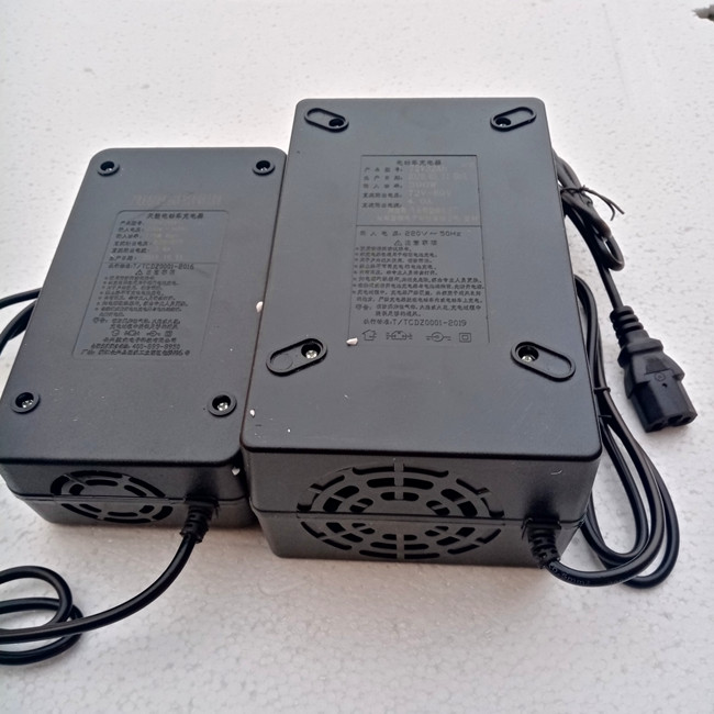 天能充电器电动车三轮车天能电池配专用v0v72v铅酸电池