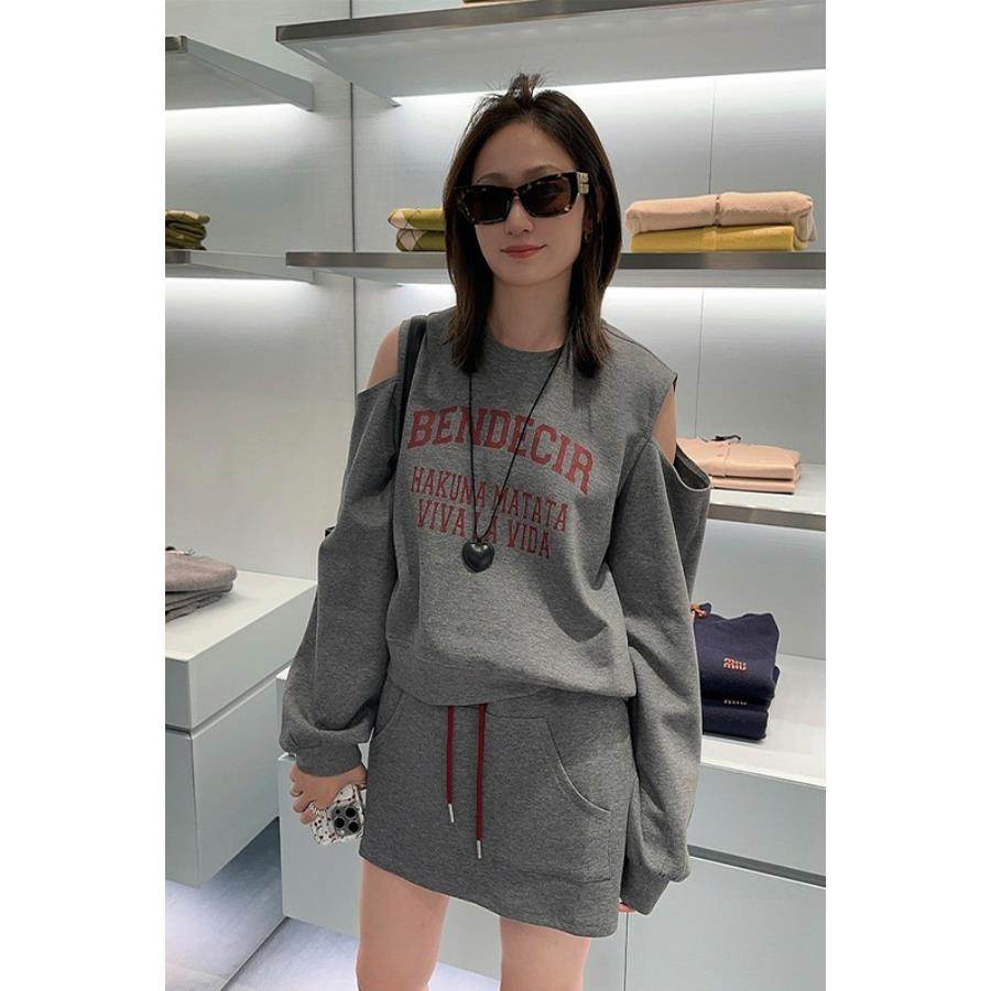 早初秋穿搭学院风包臀裙子秋装女款2026年新款小个子卫衣两件套装