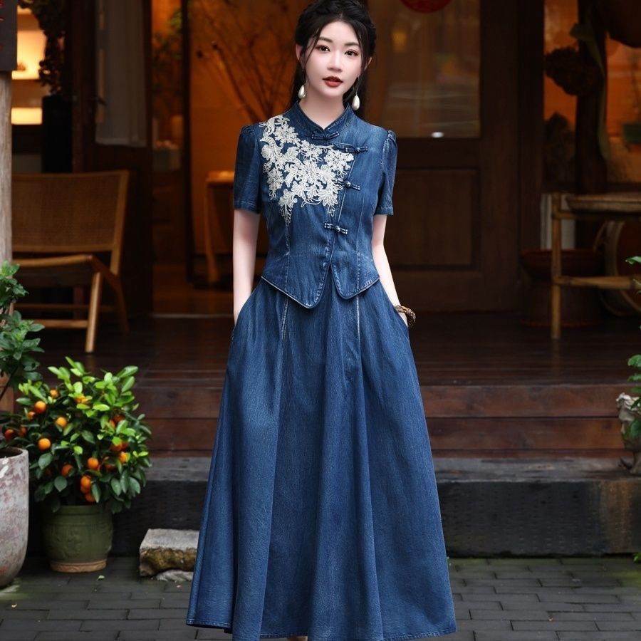 牛仔连衣裙女2026年夏装新款重工刺绣短袖高级感收腰显瘦气质长裙