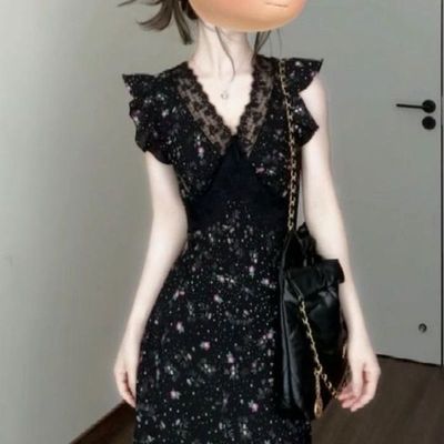 黑色蕾丝拼接碎花连衣裙夏季度假风法式气质独特漂亮斜裁掐腰长裙