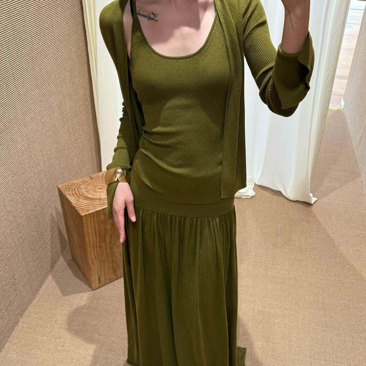 韩系慵懒风2026秋休闲显瘦女半身裙三件套无袖针织背心开衫套装
