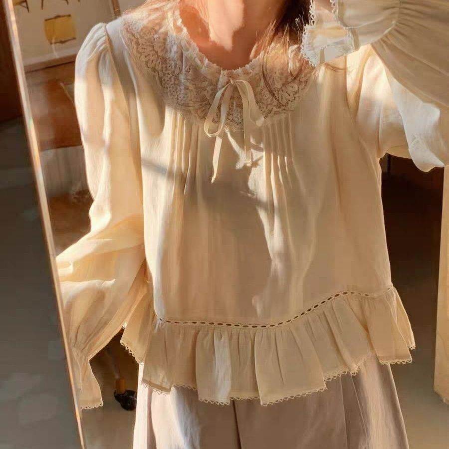 春季新款韩版蕾丝拼接木耳边系带衬衫女甜美浪漫长袖上衣