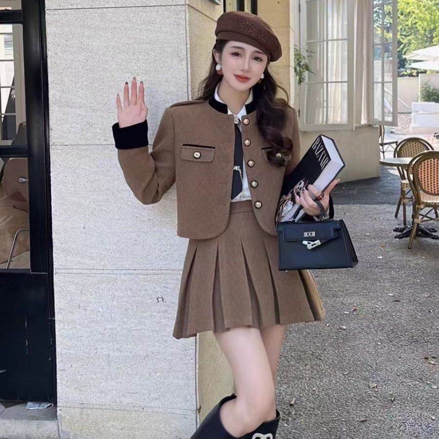 百褶裙毛呢新款羽绒小香风气质外套两件套显瘦战袍美拉德小个子