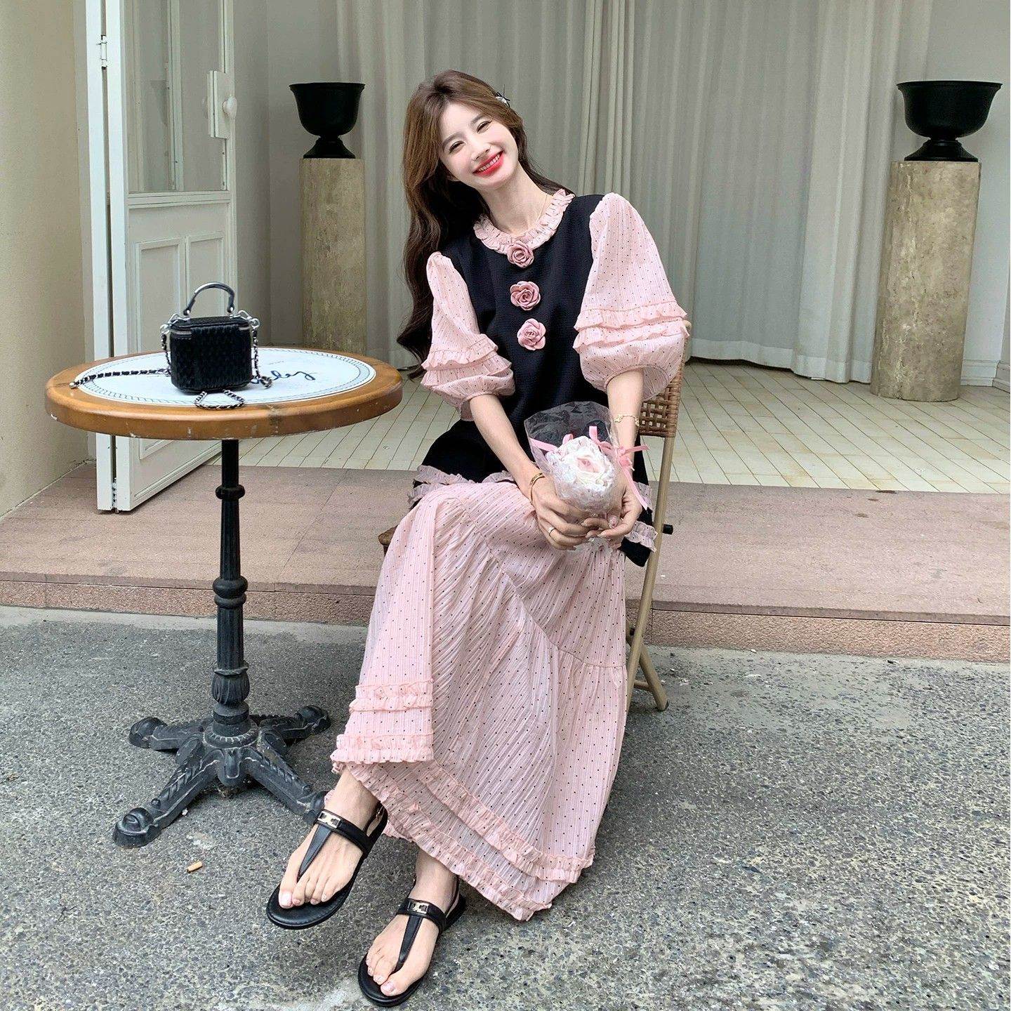粉色撞色波点花朵泡泡袖连衣裙女秋季法式温柔甜美漂亮假两件长裙