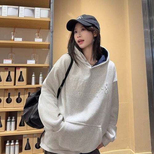 白灰色小众设计感连帽卫衣春季美式钢印字母帽衫重磅正肩外套