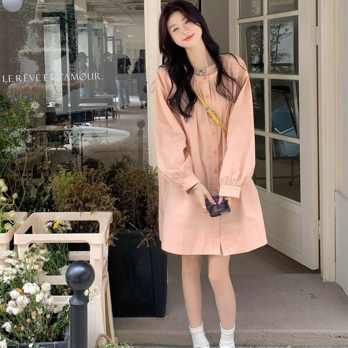 日系甜美粉色娃娃连衣裙女2026春夏新款宽松显瘦休闲长袖衬衣裙子