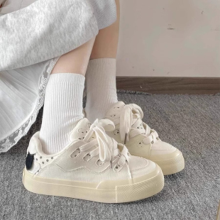 女 高颜值可爱小狗设计板鞋 2025新款 百搭小白鞋 小众超火厚底运动鞋