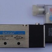 二 010品V21通0 8五4 质气动F位4高Q电磁阀21元 件