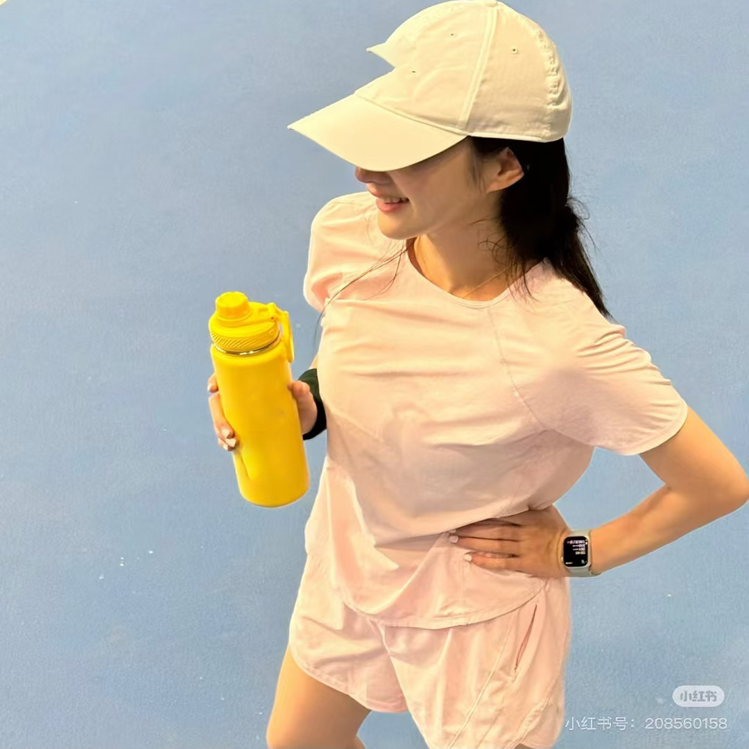 多拍链接杯子~活力健身风女士瑜伽套装夏季舒适透气速干短袖短裤