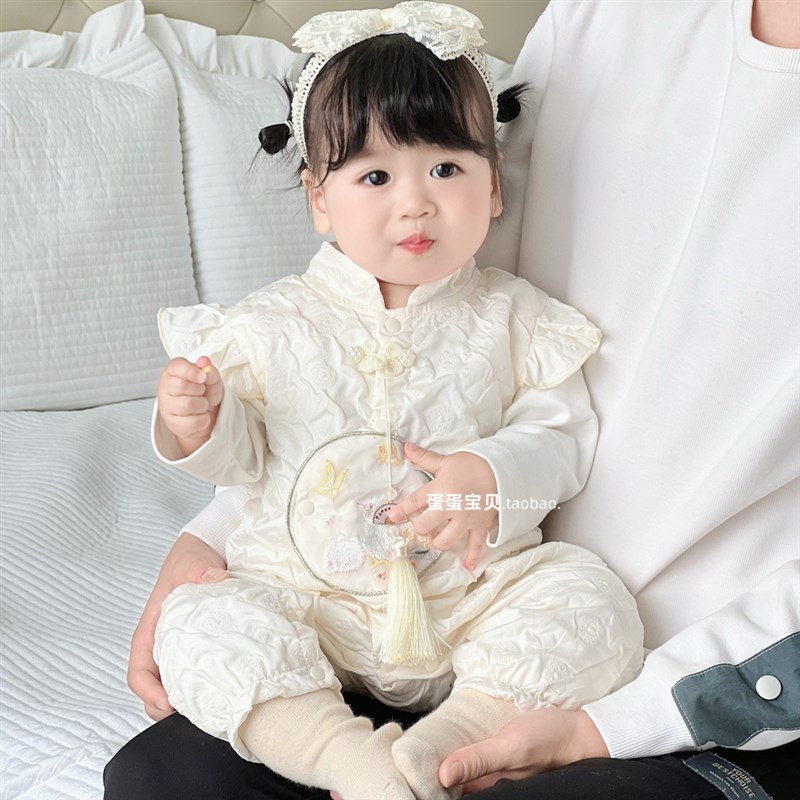 中式女宝宝秋装连体婴儿衣服满月百天一周岁礼服公主外出超萌秋季