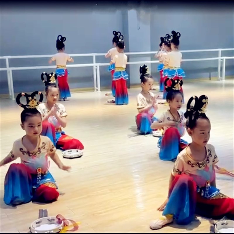 敦煌飞天舞蹈演出服壁画绝响儿童古韵千年手鼓道具反弹琵琶表演服