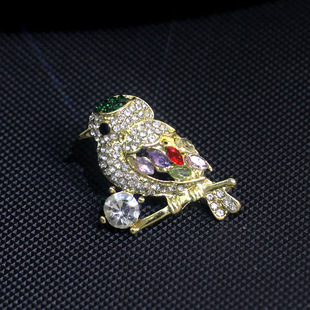 满钻喜鹊小鸟胸针女轻奢高档时尚 新款 金属胸花彩色水晶腰别针配饰