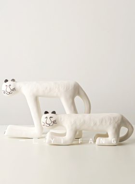 一匚 创意样板间抽象大脚虎陶瓷 售楼部客厅民宿书房装饰品