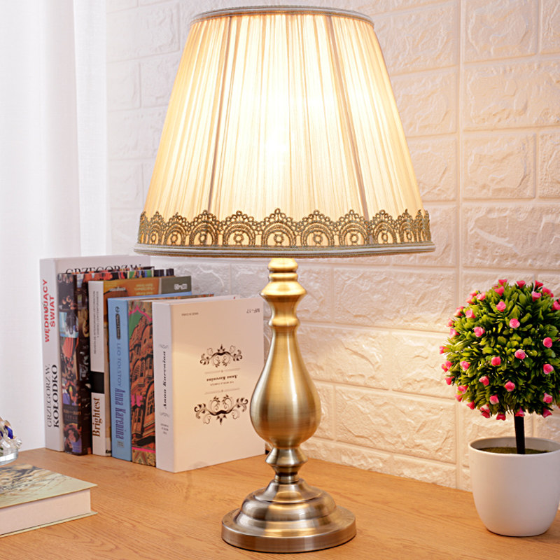 美式简约古铜色台灯卧室床头灯书房客厅欧式暖光温馨创意婚房装饰