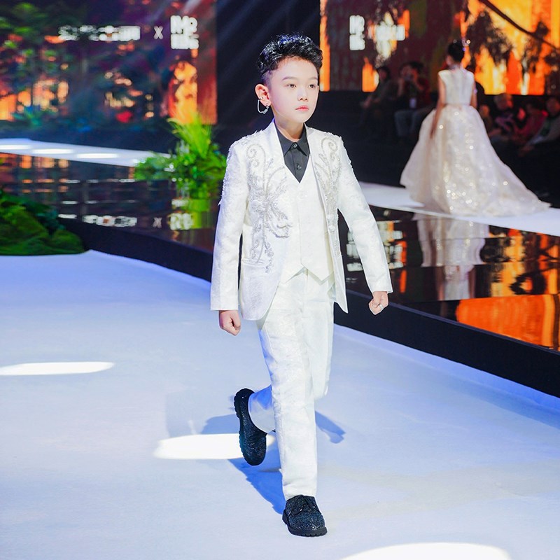 儿童西装套装男童2024新款高端模特走秀潮服男孩主持人花童演出服