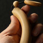 精品纯手工精磨天然带竹节老玉竹手把件竹雕叶子型把玩小挂件