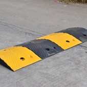 交通设施 加厚减速带半圆 停车场设施 橡胶减速头 减速带